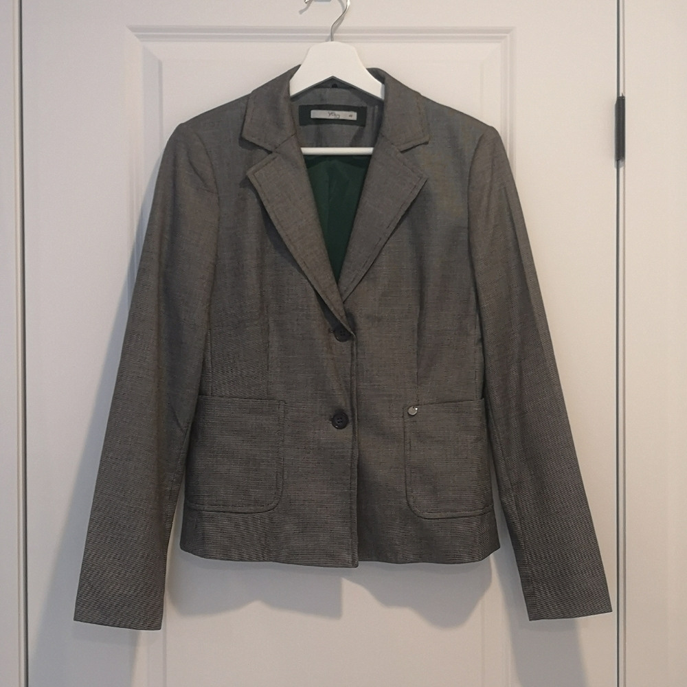 💕3/20$ EUC Yera Straight Cut Blazer